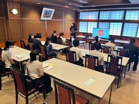 猛暑にも負けず!8社を巡る企業見学